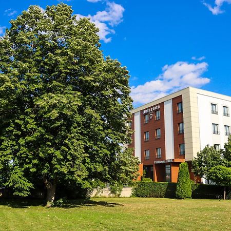 Amazona Hotel Pristina Esterno foto